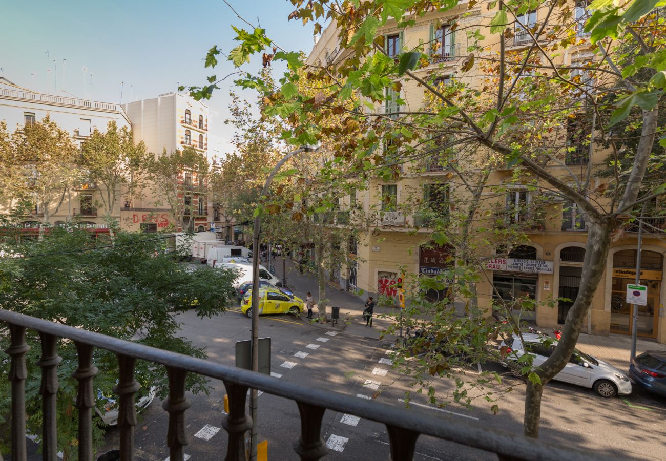 Ferienwohnung in Barcelona - PARLAMENT, piso en alquiler reformado, moderno y muy bonito junto al mercado San Antonio en Barcelona centro