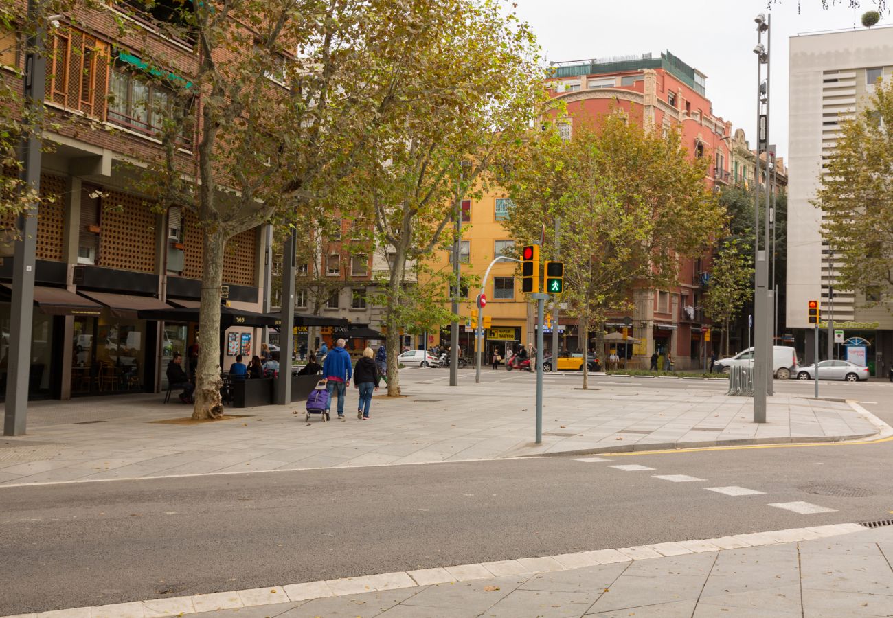 Ferienwohnung in Barcelona - PARLAMENT, piso en alquiler reformado, moderno y muy bonito junto al mercado San Antonio en Barcelona centro