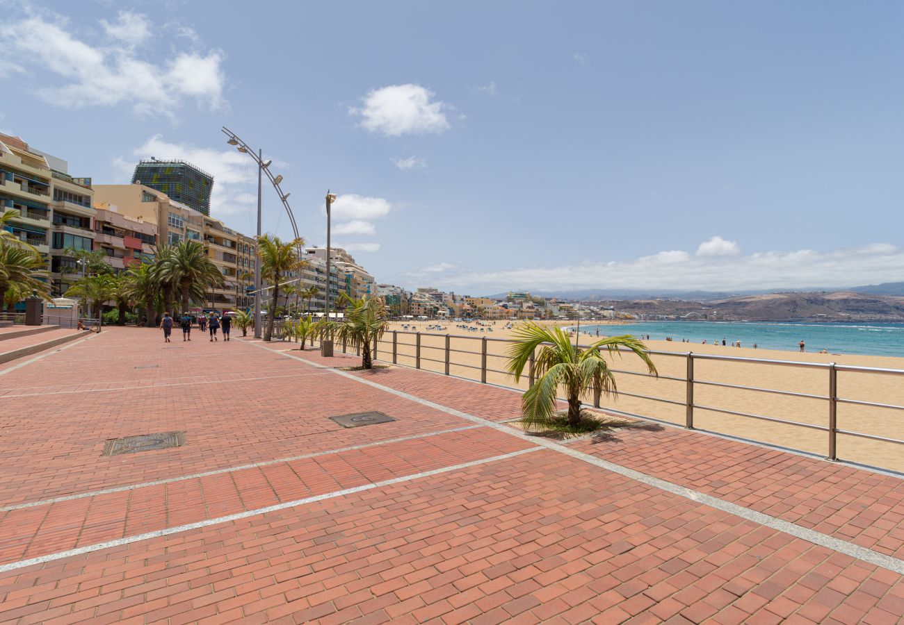 Ferienhaus in Las Palmas de Gran Canaria - Great balcony over blue sea By CanariasGetaway 