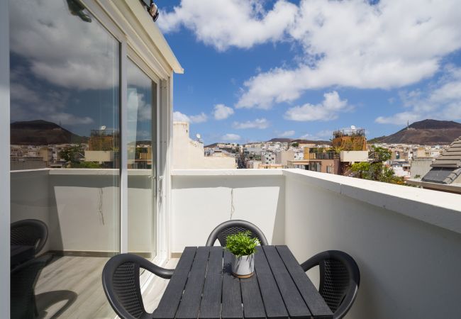  in Las Palmas de Gran Canaria - Penthouse+Terrace city seaview By CanariasGetaway 