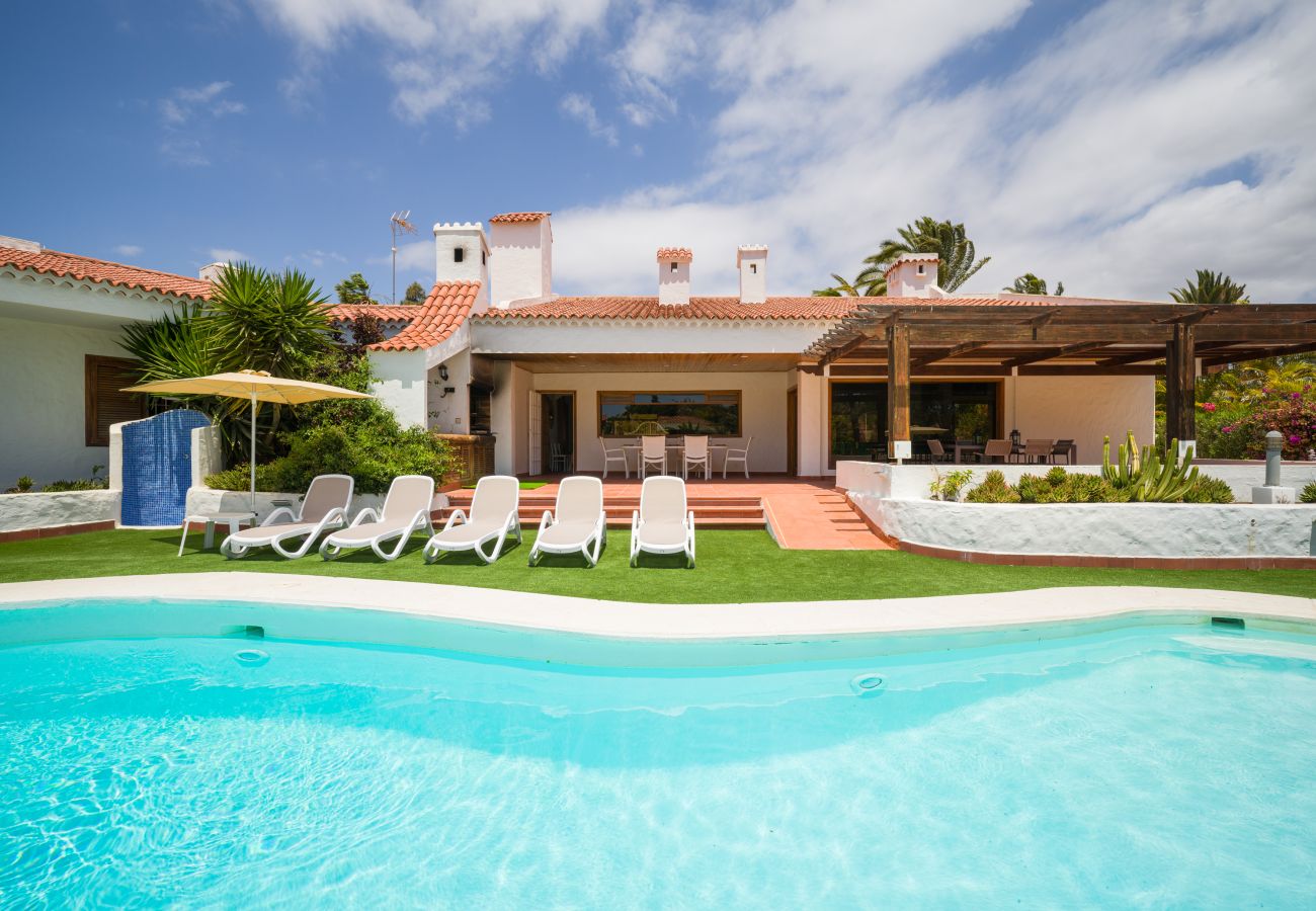 Chalet in San Bartolomé de Tirajana - Casa Gran Canaria – Privater beheizter Pool, Spielzimmer und Spielplatz