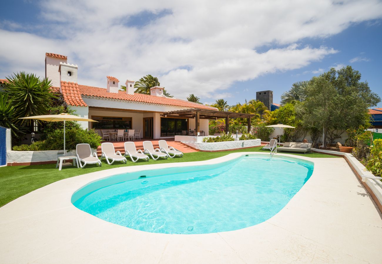 Chalet in San Bartolomé de Tirajana - Casa Gran Canaria – Privater beheizter Pool, Spielzimmer und Spielplatz