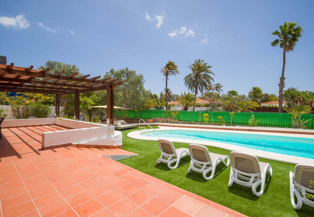 Chalet in San Bartolomé de Tirajana - Casa Gran Canaria – Privater beheizter Pool, Spielzimmer und Spielplatz