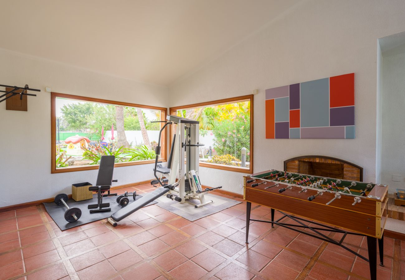 Chalet in San Bartolomé de Tirajana - Casa Gran Canaria – Privater beheizter Pool, Spielzimmer und Spielplatz