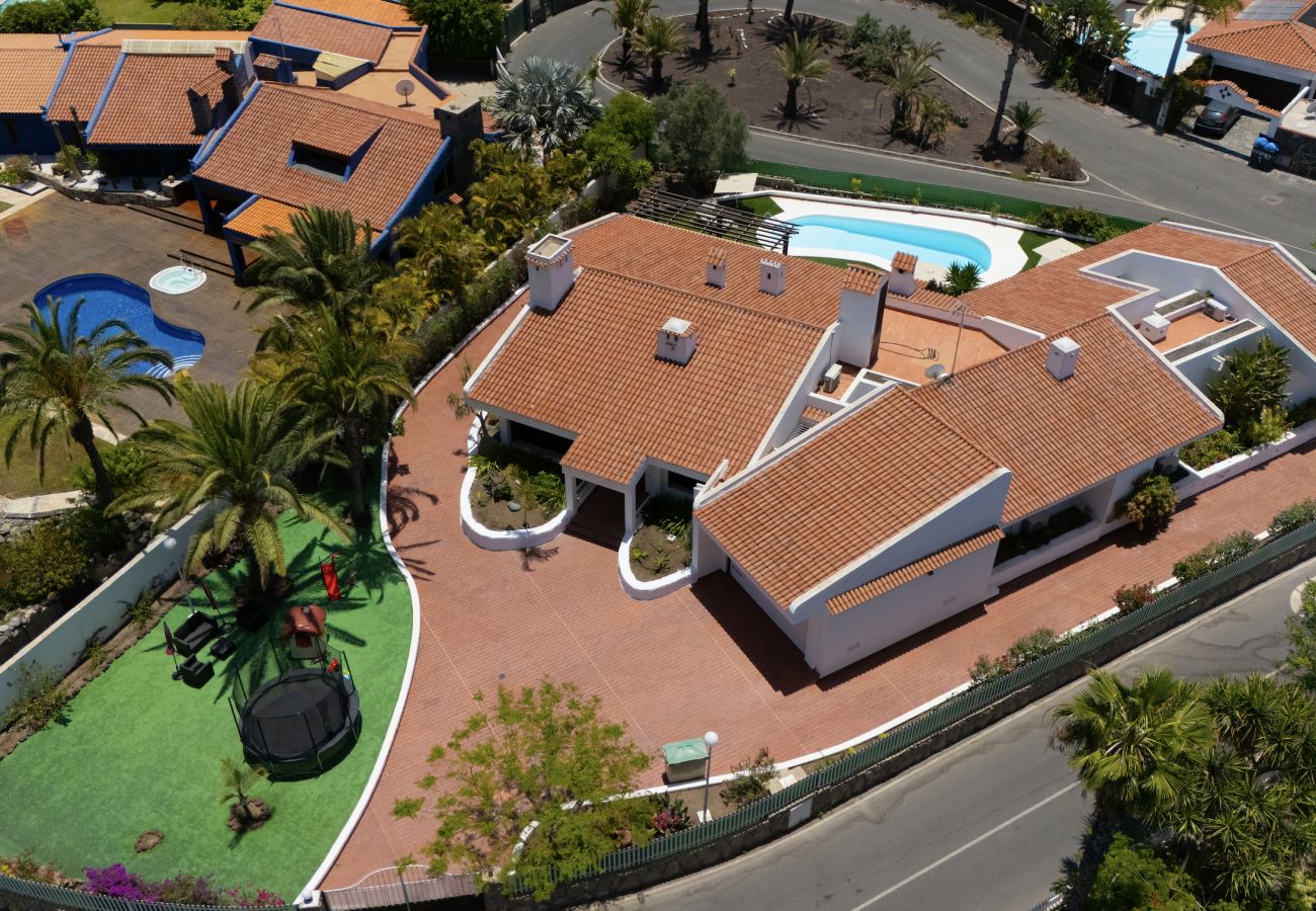 Chalet in San Bartolomé de Tirajana - Casa Gran Canaria – Privater beheizter Pool, Spielzimmer und Spielplatz