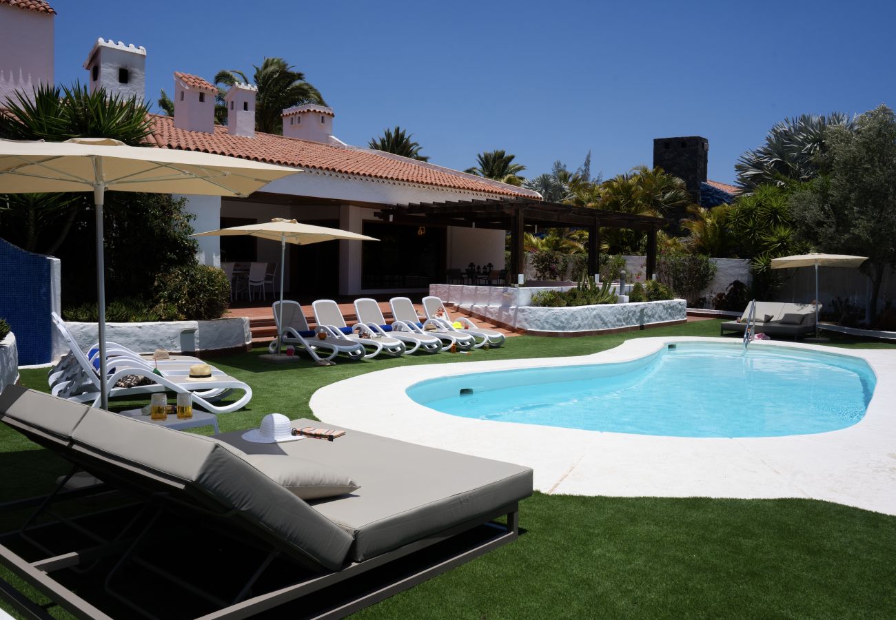 Chalet in San Bartolomé de Tirajana - Casa Gran Canaria – Privater beheizter Pool, Spielzimmer und Spielplatz