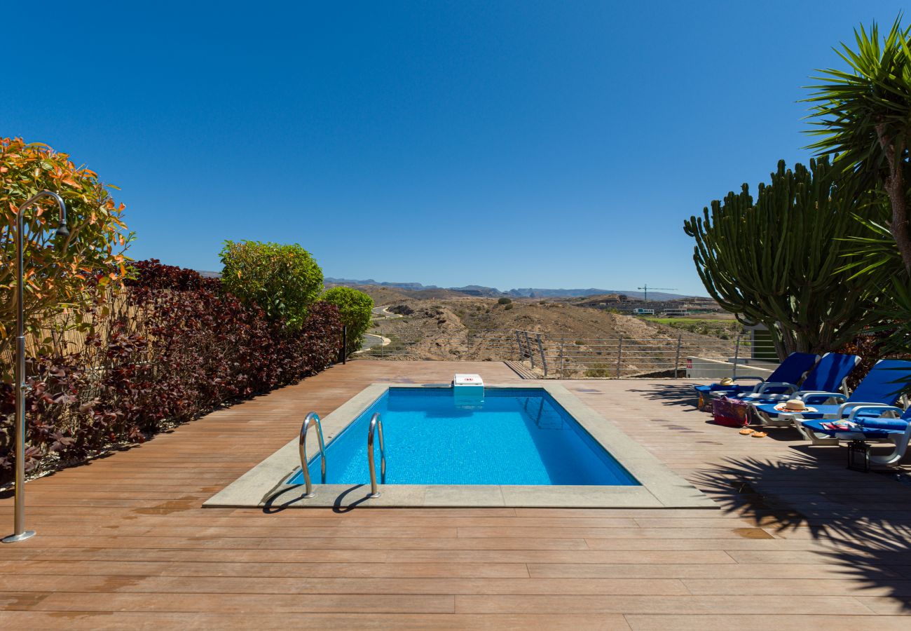 ferienwohnung mit pool und golfblick in el salobre