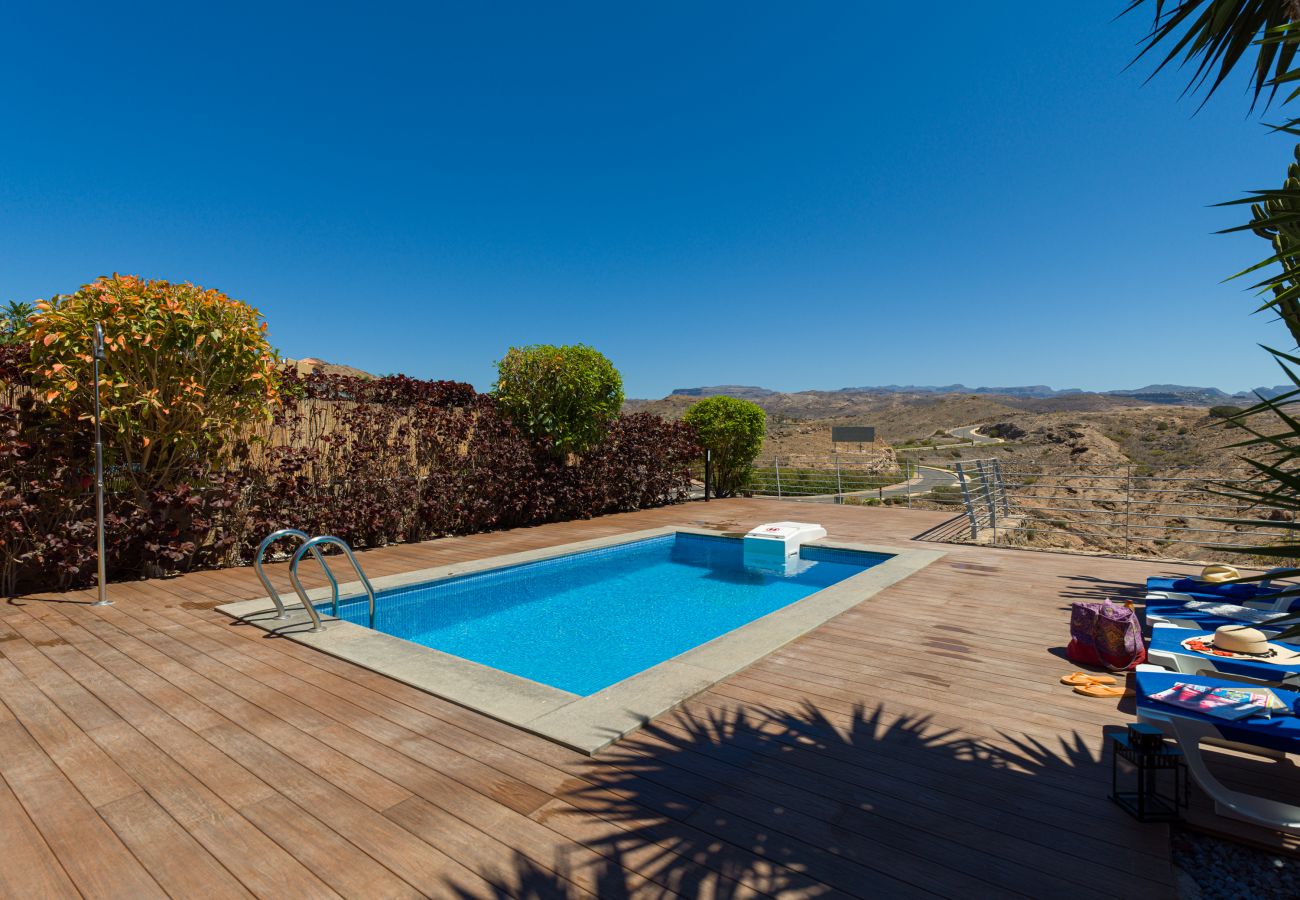 Ferienhaus in San Bartolomé de Tirajana - Amazing 2 bedrooms villa with private heated pool, golf course views