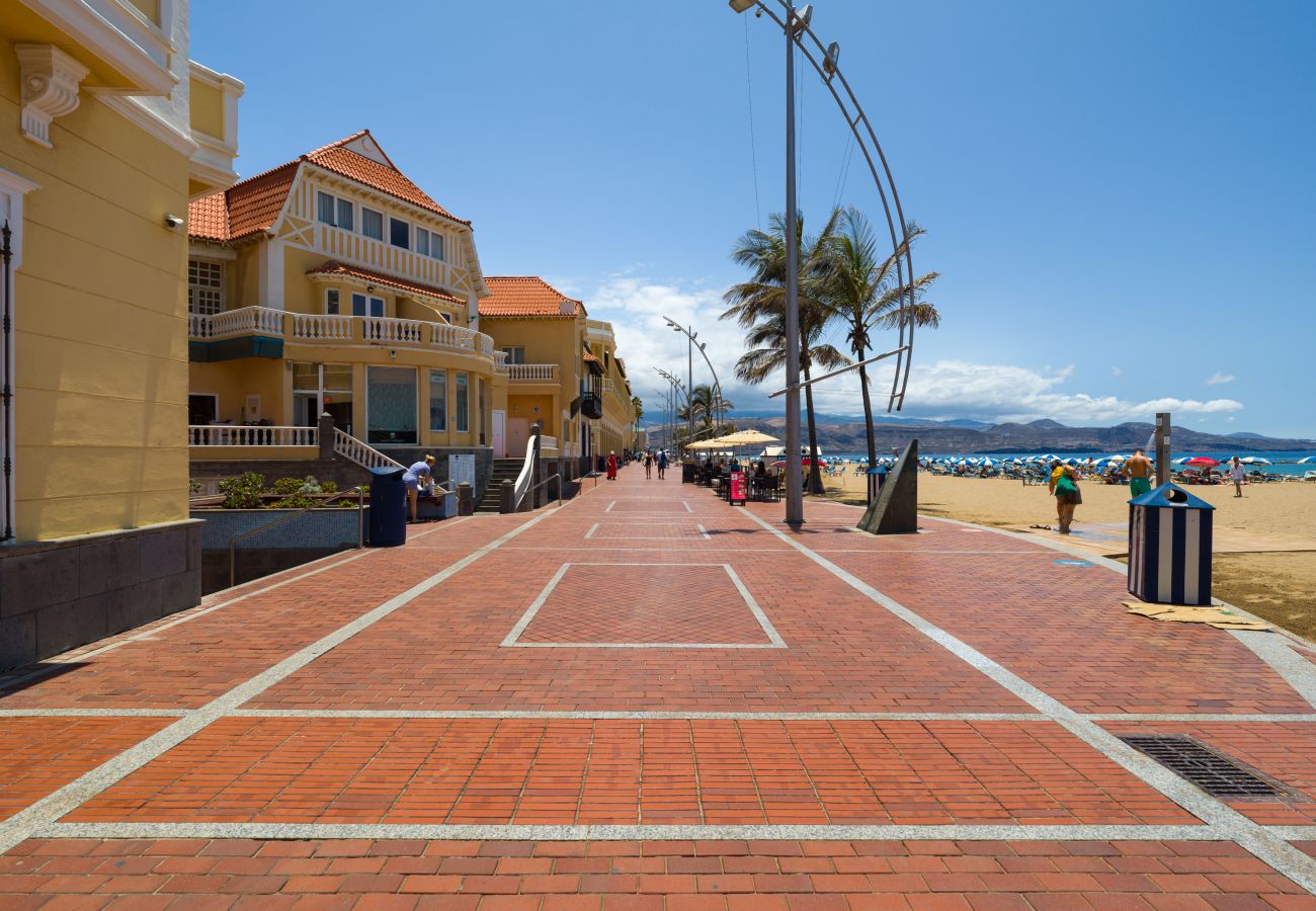 Ferienhaus in Las Palmas de Gran Canaria - Beach Front Las Canteras By CanariasGetaway