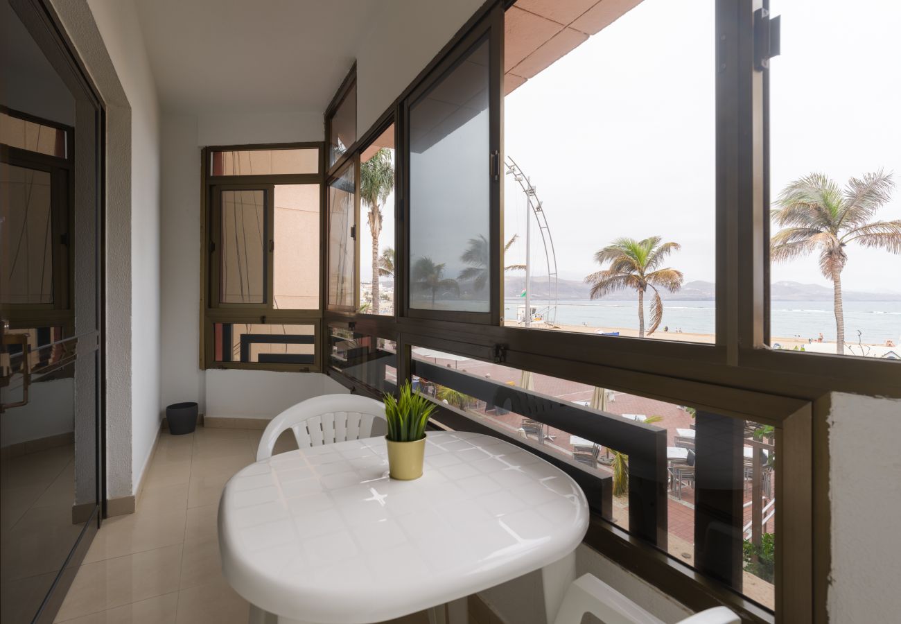 Ferienhaus in Las Palmas de Gran Canaria - Beach Front Las Canteras By CanariasGetaway