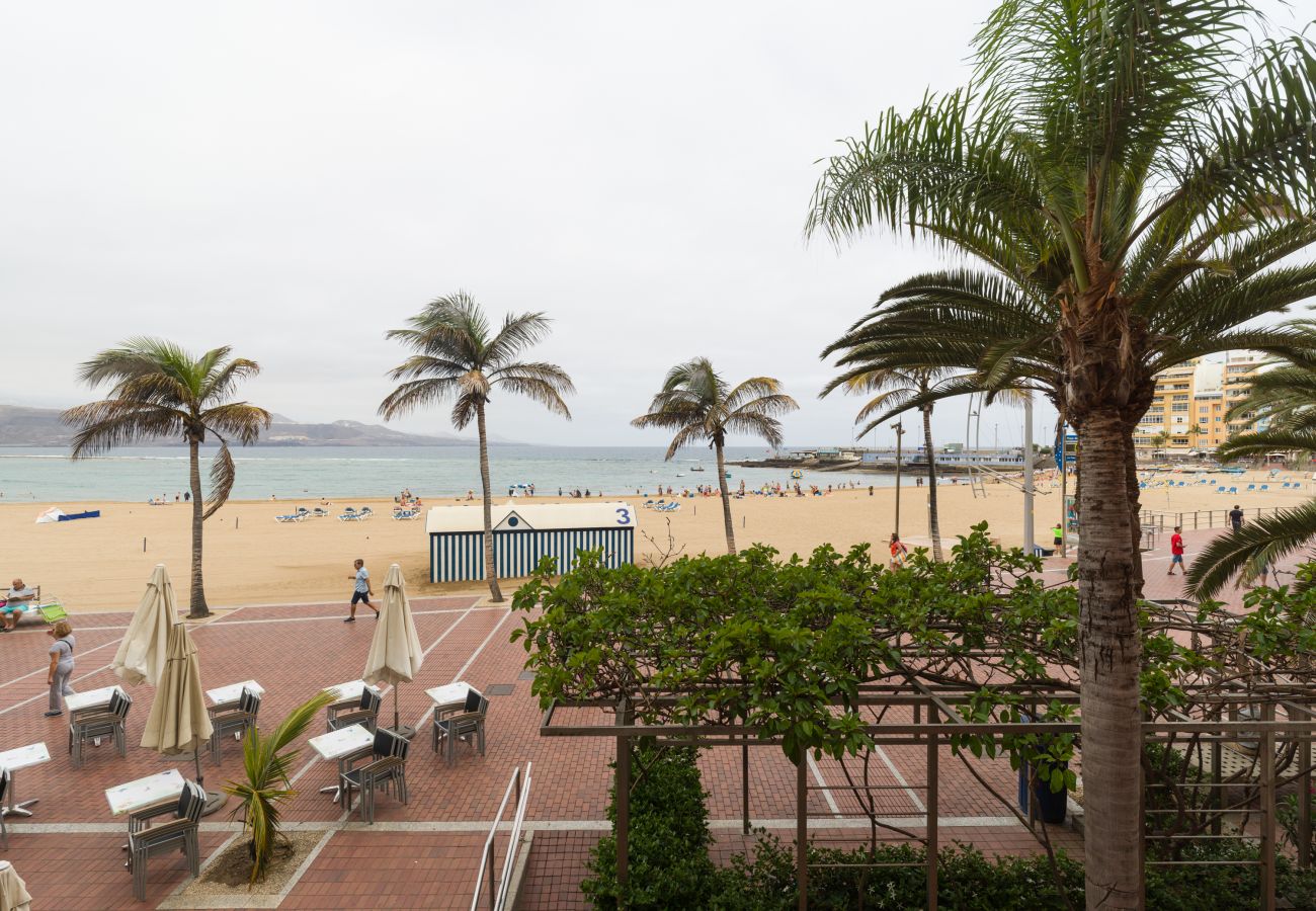 Ferienhaus in Las Palmas de Gran Canaria - Beach Front Las Canteras By CanariasGetaway