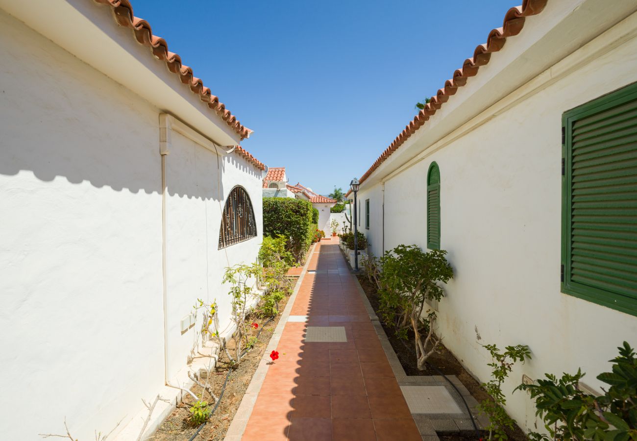 Bungalow in Maspalomas - Sun and Serenity By CanariasGetaway