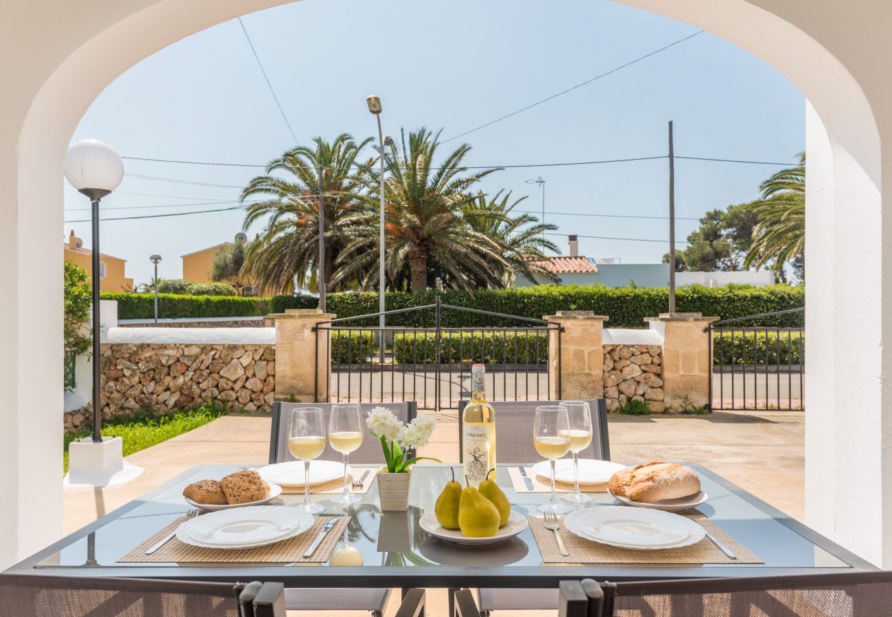 Apartamento en Cala Blanca - Apartamento con piscina y barbacoa comunitaria, a 5 minutos de la Cala Santandria