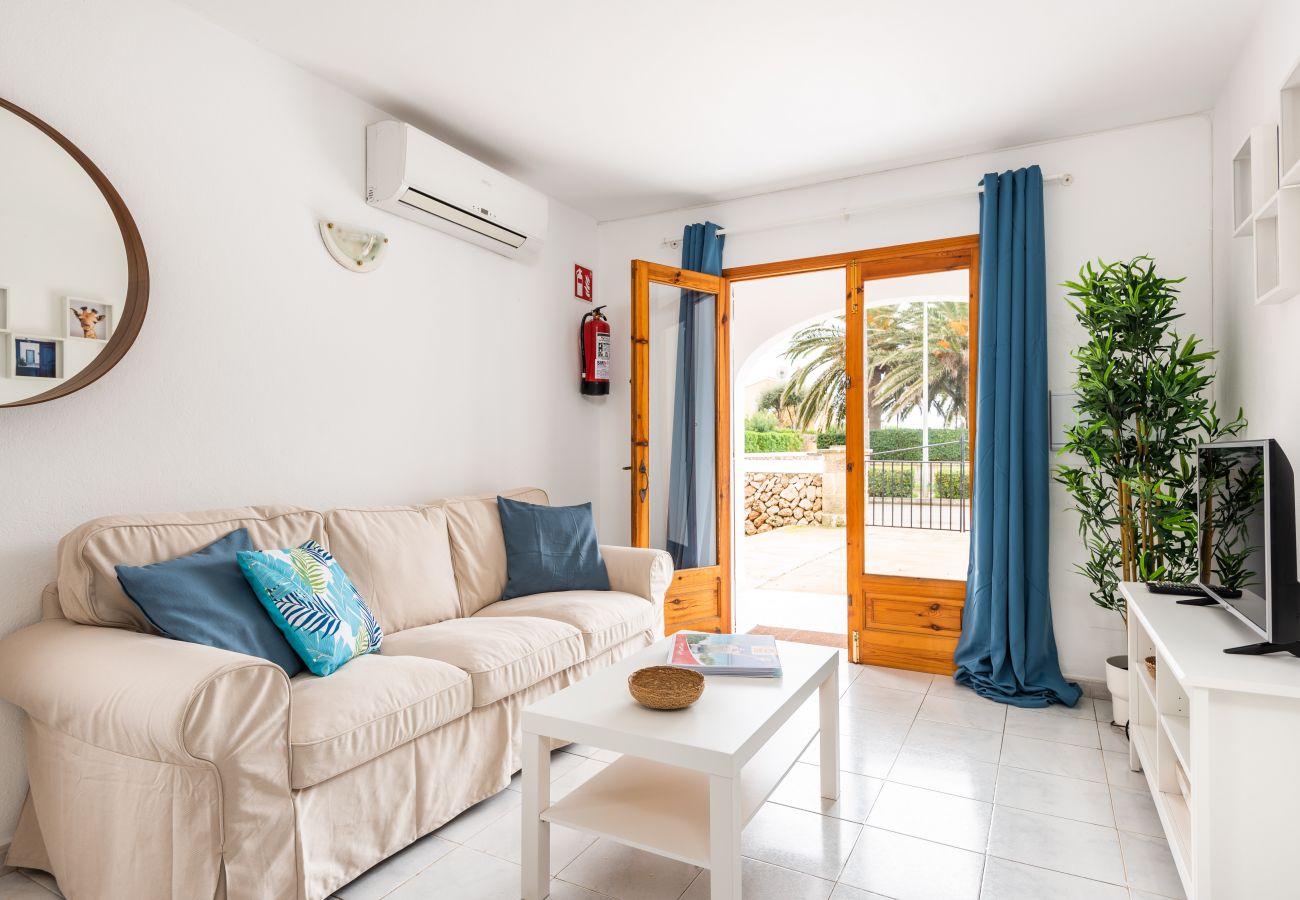 Apartamento en Cala Blanca - Apartamento con piscina y barbacoa comunitaria, a 5 minutos de la Cala Santandria