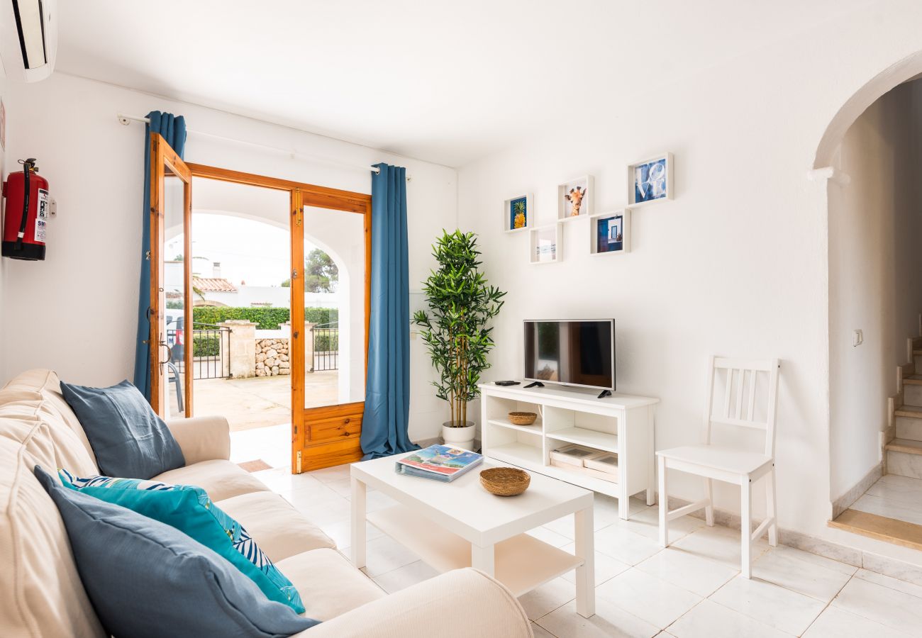 Apartamento en Cala Blanca - Apartamento con piscina y barbacoa comunitaria, a 5 minutos de la Cala Santandria