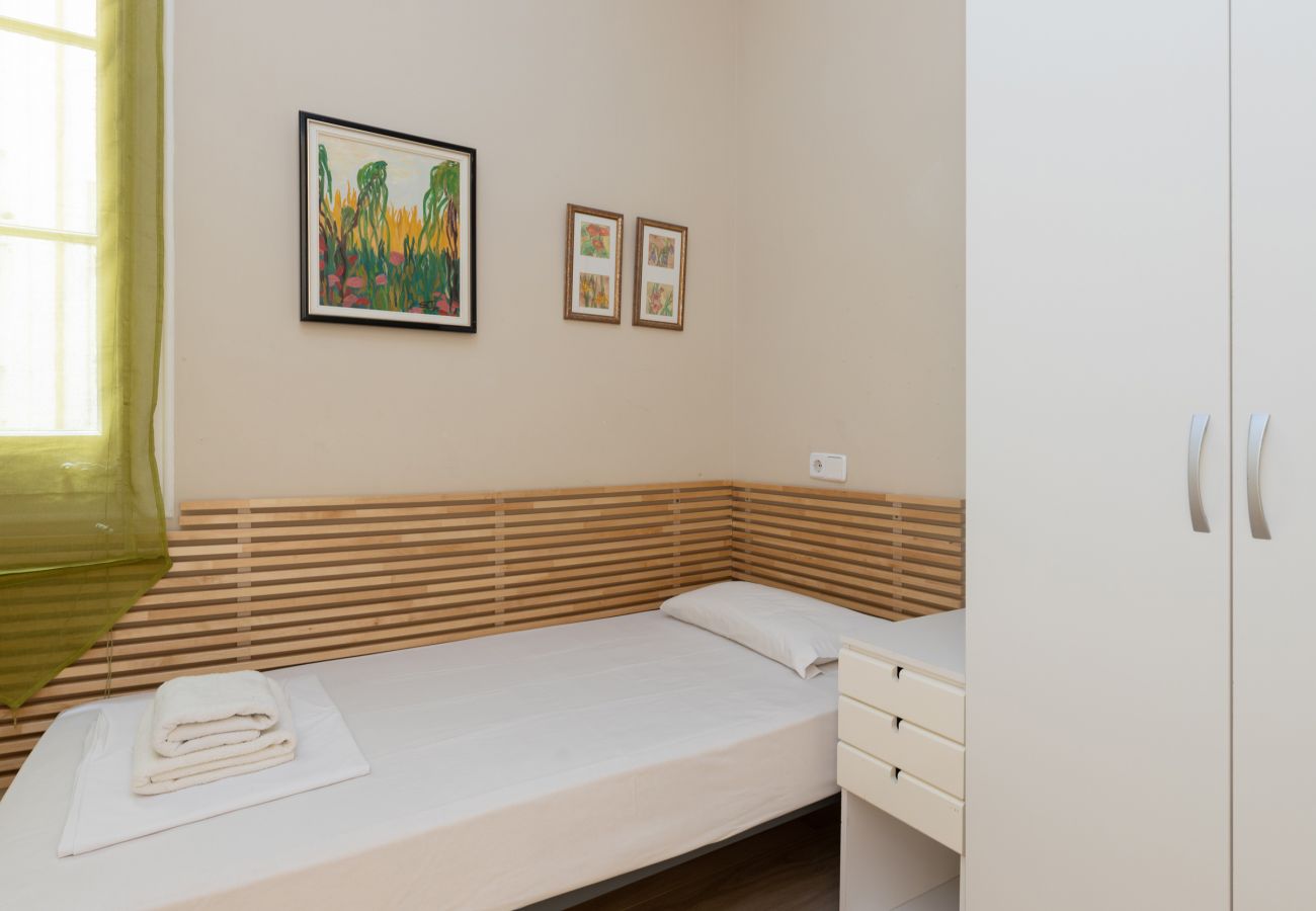 Apartamento en Barcelona - CALABRIA, piso amplio ideal familias o grupos en Eixample, Barcelona centro