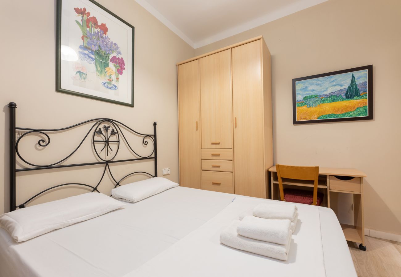 Apartamento en Barcelona - CALABRIA, piso amplio ideal familias o grupos en Eixample, Barcelona centro