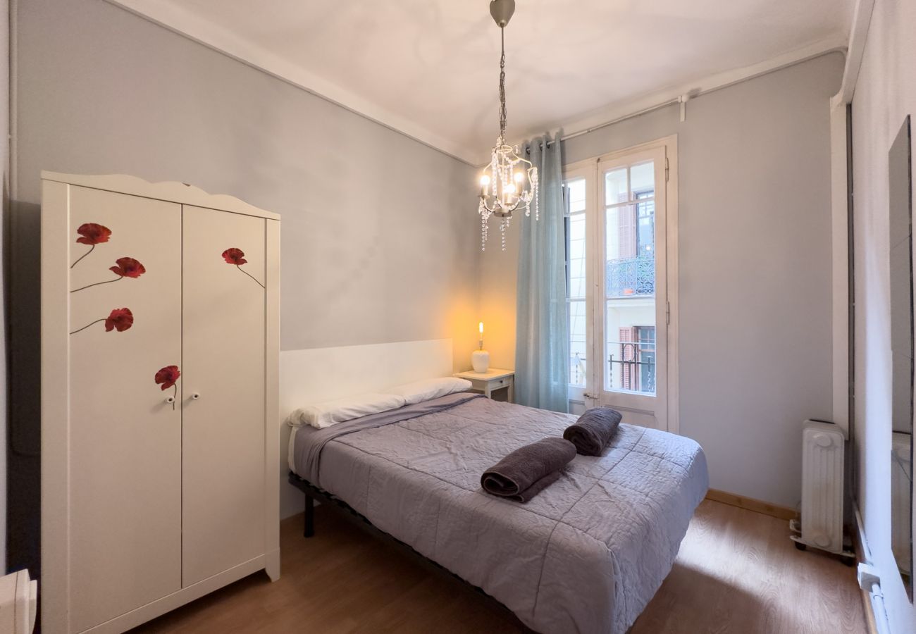 Apartamento en Barcelona - Apartamento bonito con balcón en alquiler por días en Barcelona centro, Gracia