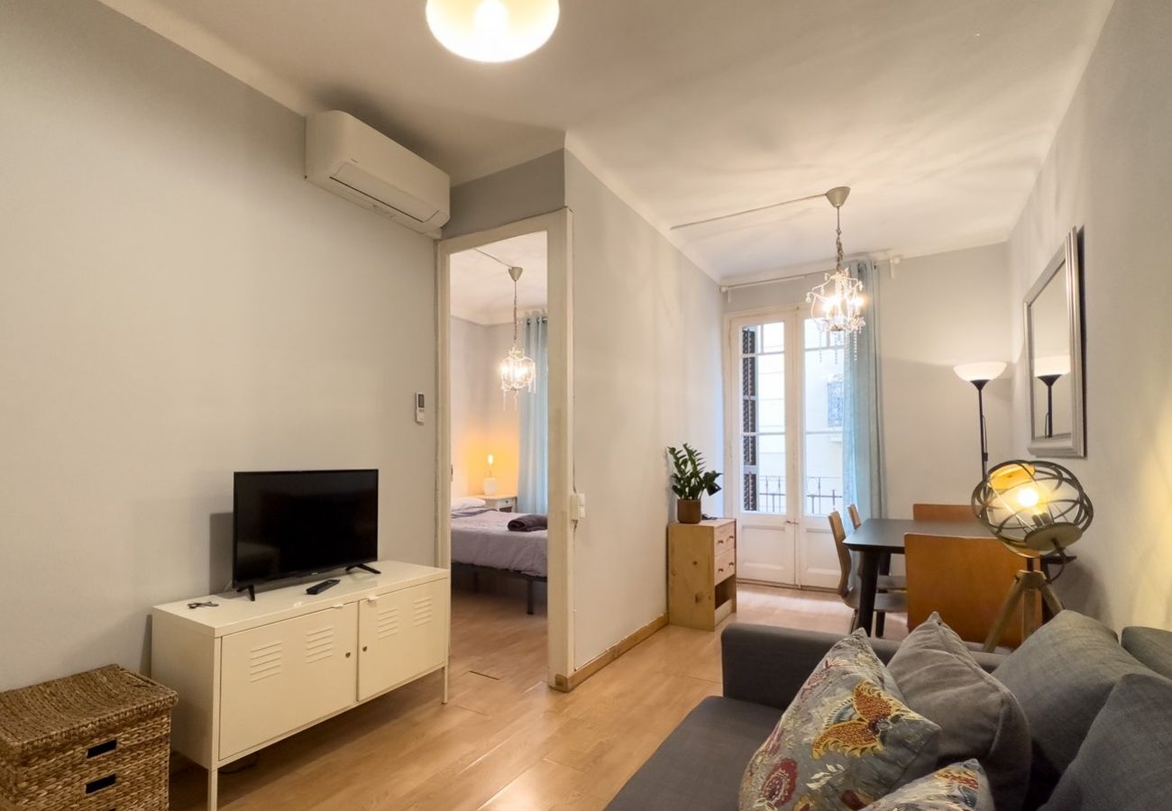 Apartamento en Barcelona - Apartamento bonito con balcón en alquiler por días en Barcelona centro, Gracia