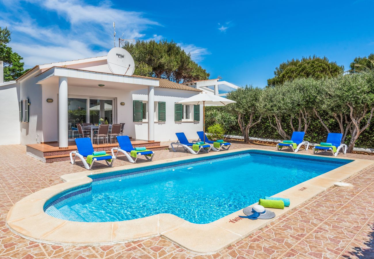 Piscina de Villa Velasco y zona terraza