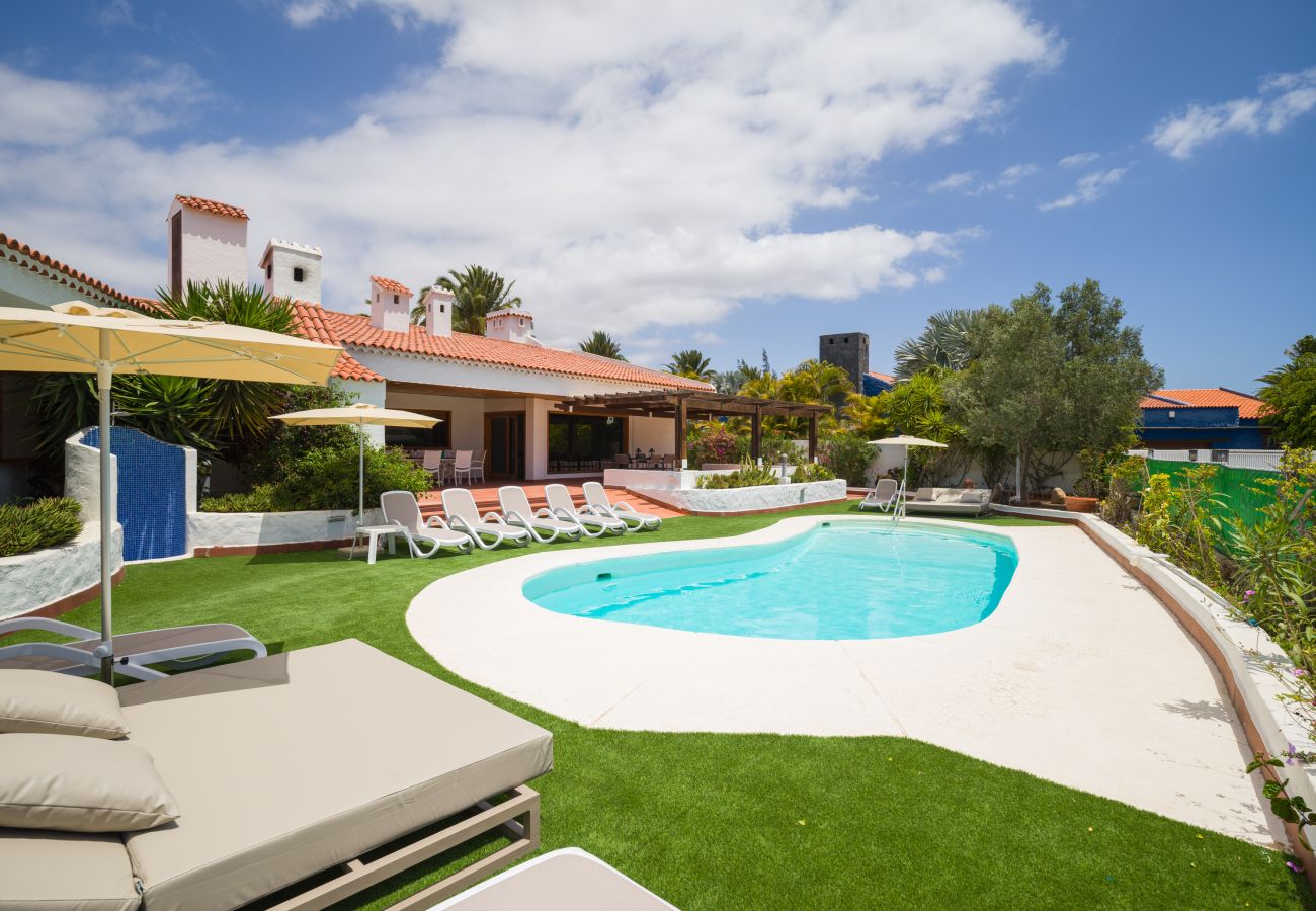 Chalet en San Bartolomé de Tirajana - Casa Gran Canaria - Piscina Privada climatizada y sala juegos