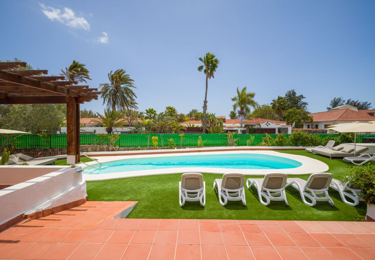 Chalet en San Bartolomé de Tirajana - Casa Gran Canaria - Piscina Privada climatizada y sala juegos