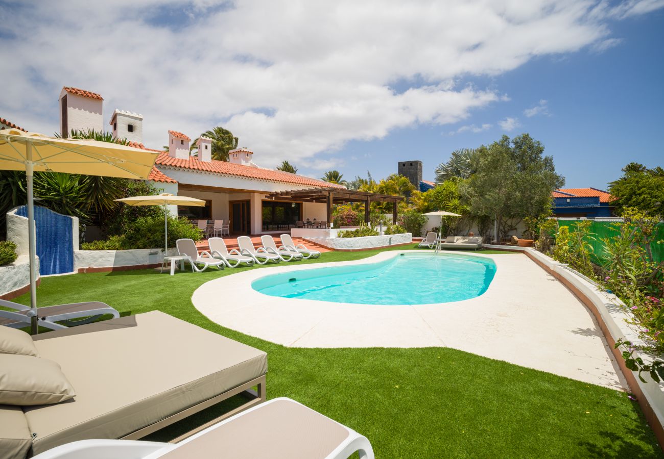 Chalet en San Bartolomé de Tirajana - Casa Gran Canaria - Piscina Privada climatizada y sala juegos