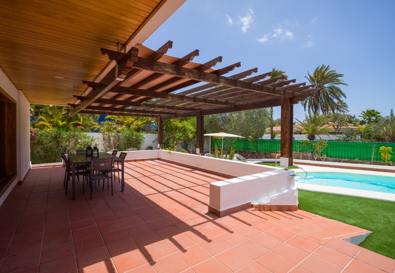 Chalet en San Bartolomé de Tirajana - Casa Gran Canaria - Piscina Privada climatizada y sala juegos