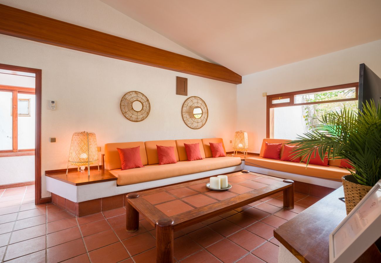 Chalet en San Bartolomé de Tirajana - Casa Gran Canaria - Piscina Privada climatizada y sala juegos