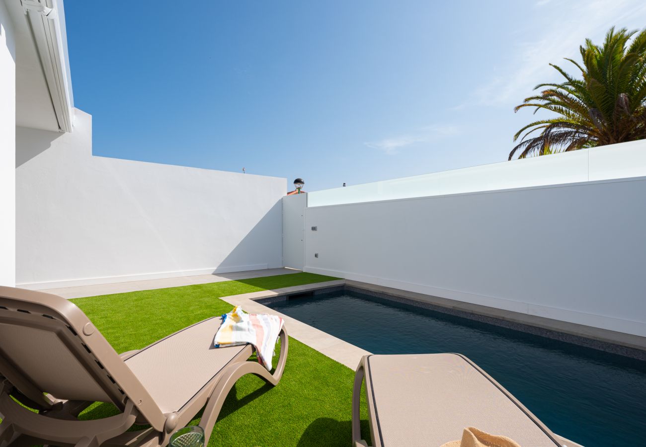 Casa en San Bartolomé de Tirajana - PISCINA PRIVADA CLIMATIZADA - 100% REFORMADA