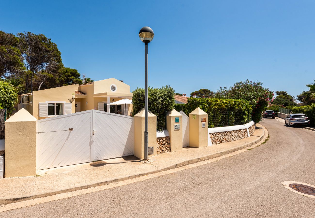 Villa à Cala Blanca - Villa de 4 chambres au rez-de-chaussée avec piscine privée