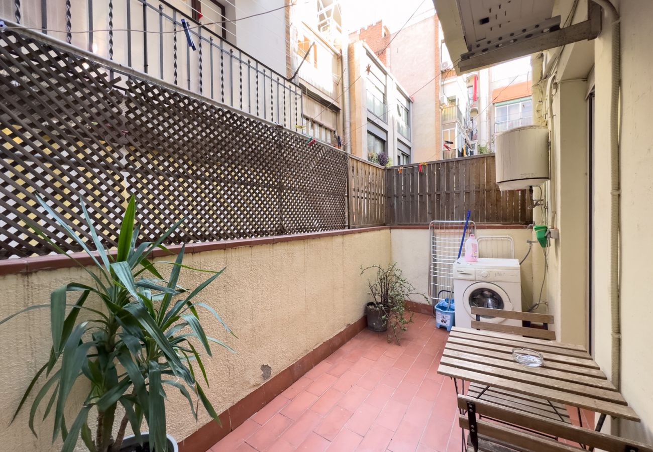 Appartement à Barcelone - Appartement rénové ettranquile avec terrasse à louer dans le centre de Barcelone, Gracia