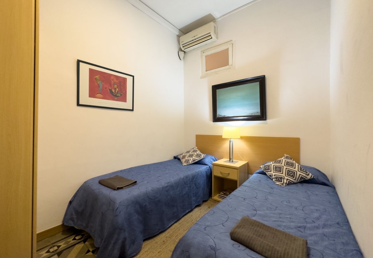 Appartement à Barcelone - GRACIA SANT AGUSTÍ, appartement de 3 chambres à louer par jours à Barcelone centre, Gracia