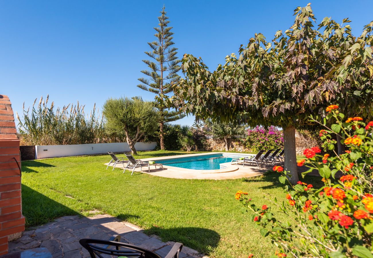 Villa a Ciutadella de Menorca - Villa in campagna, circondato da fiori, piscina, barbecue ....