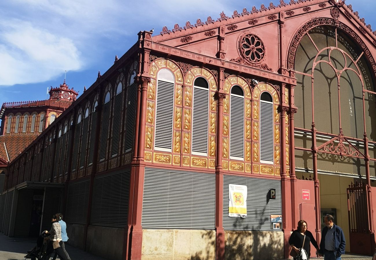 Appartamento a Barcelona - SANT ANTONI, piso bonito, tranquilo y muy bien situado en Barcelona centro.