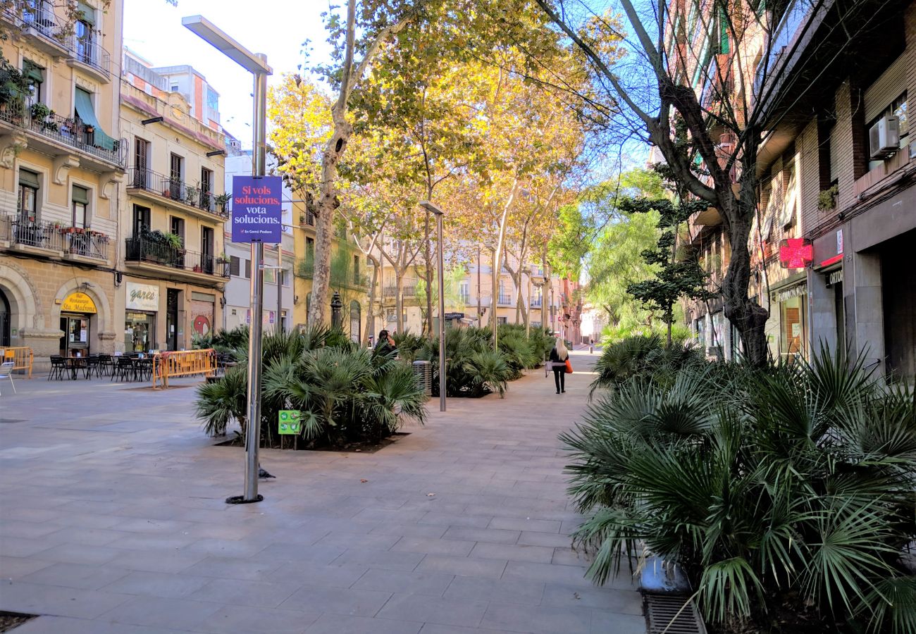 Appartamento a Barcelona - PLAZA ESPAÑA & MONTJUÏC, piso en alquiler por días muy bonito, tranquilo, agradable en Barcelona centro