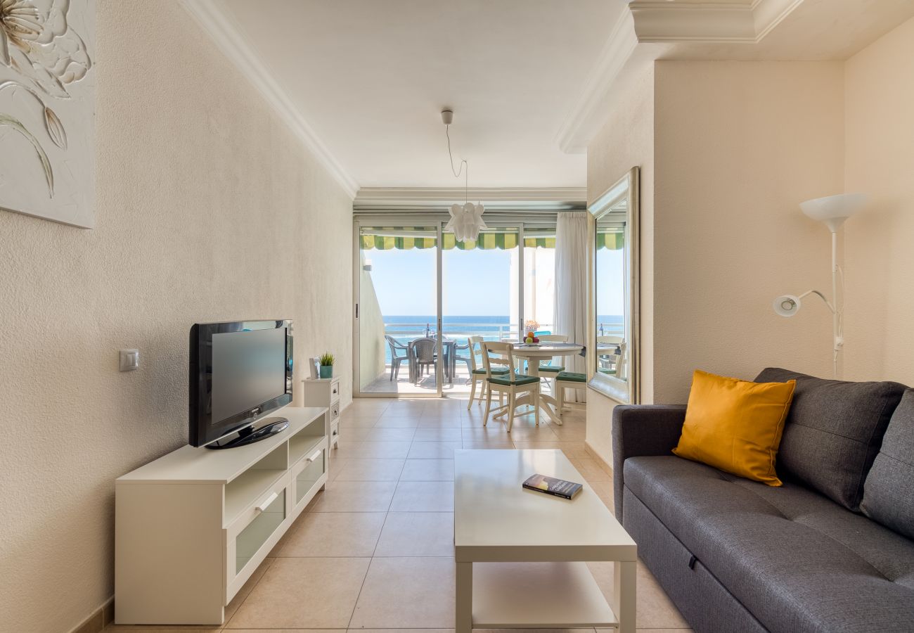 Casa a Las Palmas de Gran Canaria - Front line with nice terrace By CanariasGetaway 