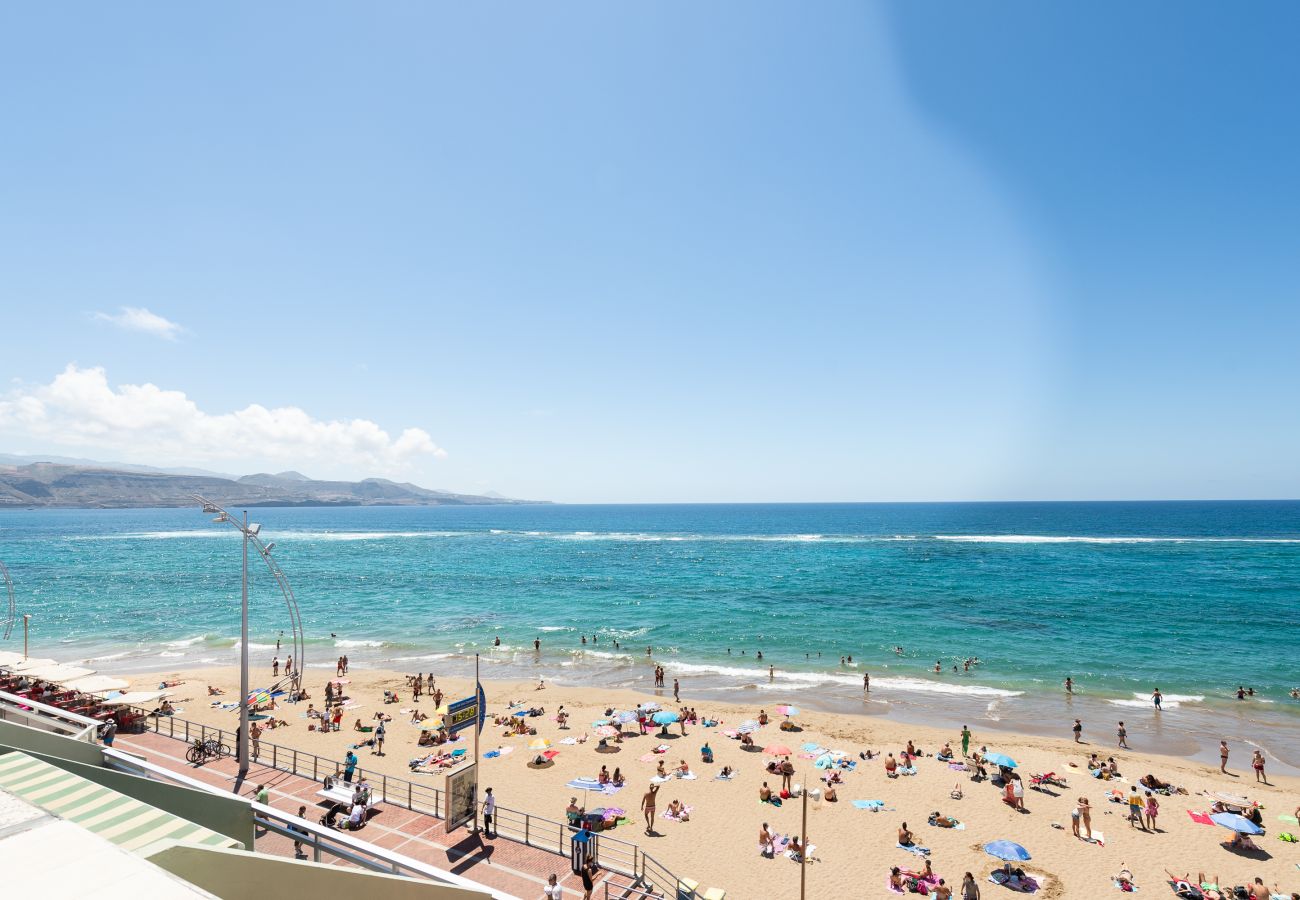 Casa a Las Palmas de Gran Canaria - Front line with nice terrace By CanariasGetaway 