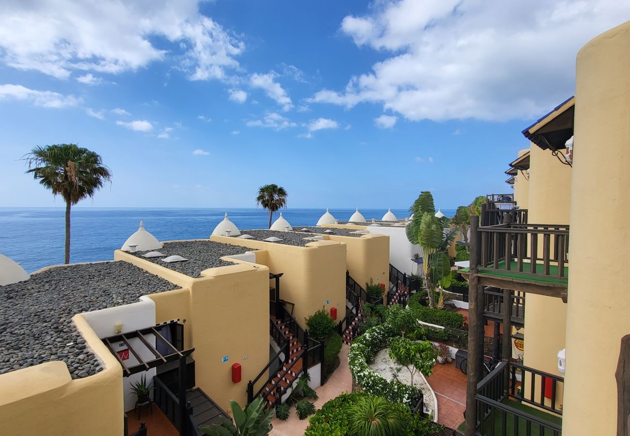 Casa a San Bartolomé de Tirajana - Altamar 52 with balcony&pool By CanariasGetaway 