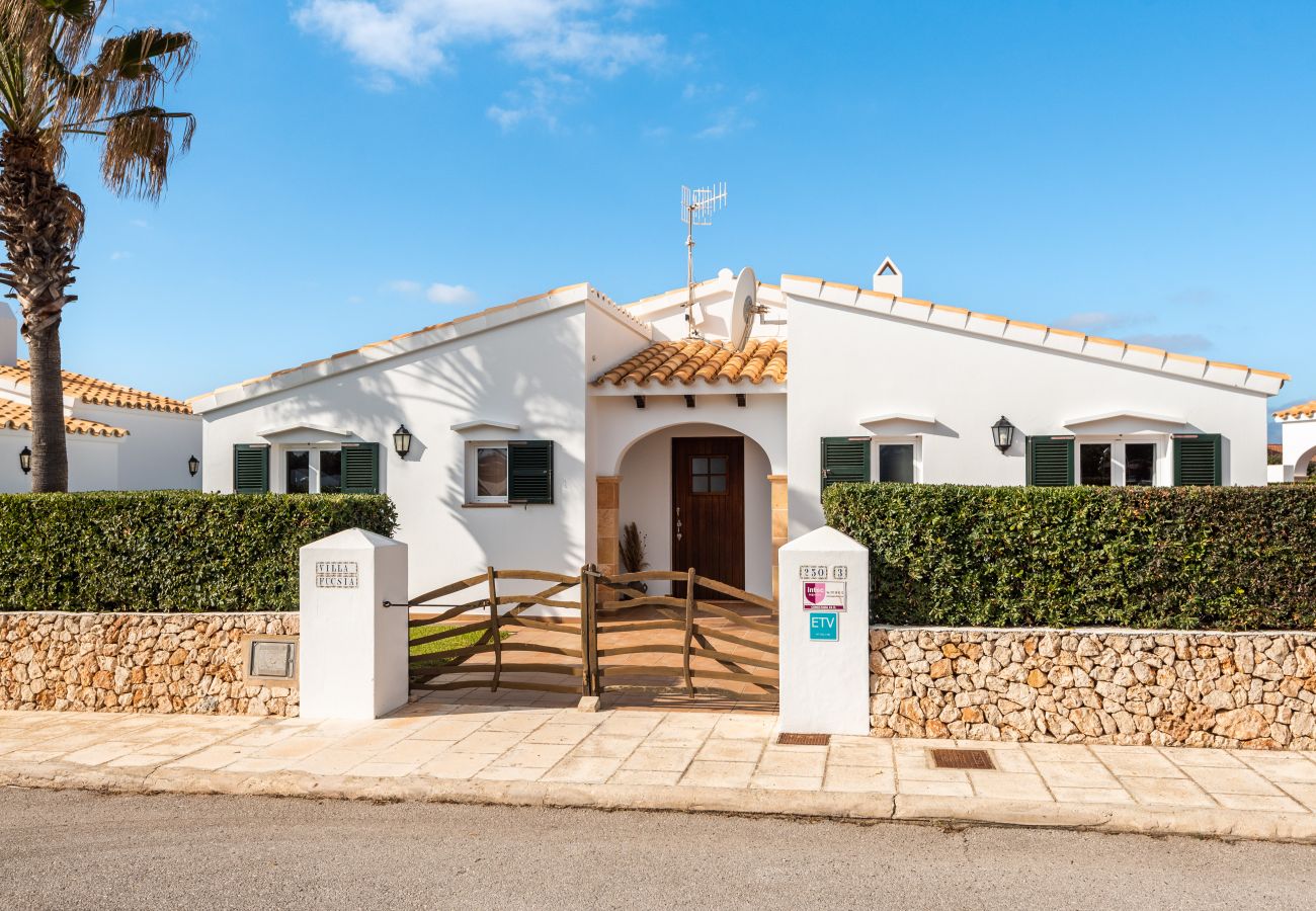 Villa a Cap d´Artruix - Villa Fucsia Menorca