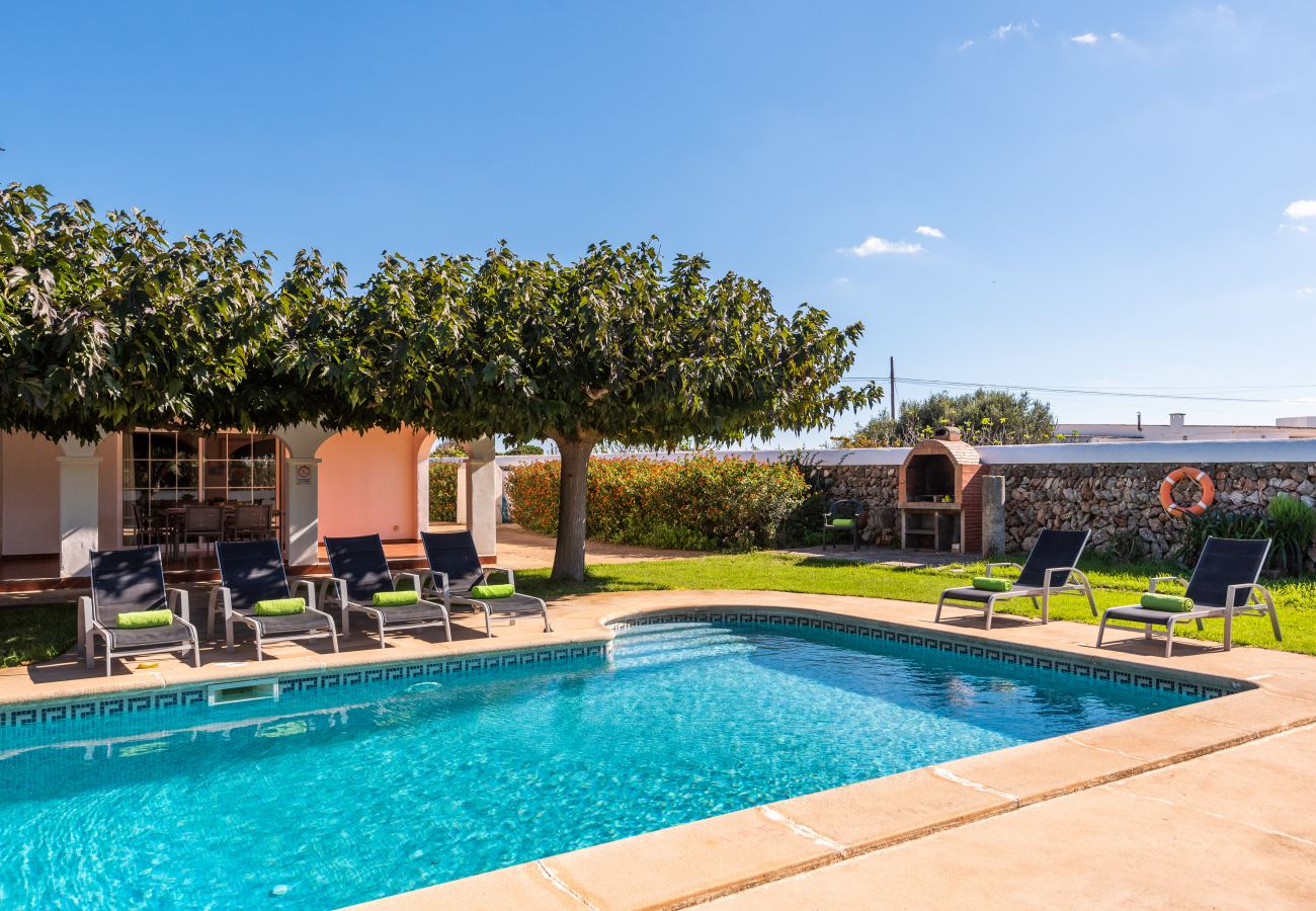 Villa in Ciutadella de Menorca - Villa in the countryside, surrounded by flowers, swimming pool, bbq ....